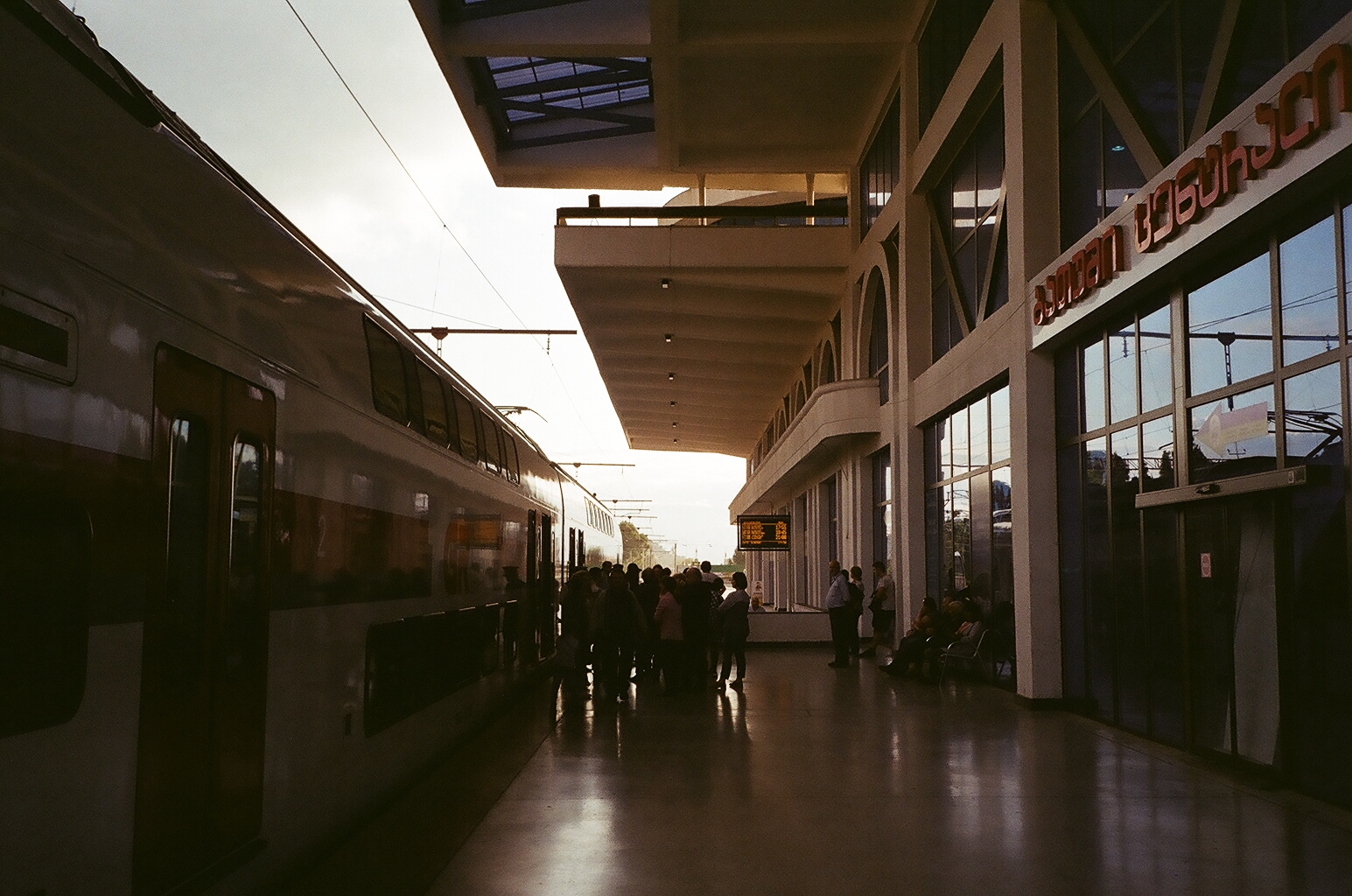 10_00180008