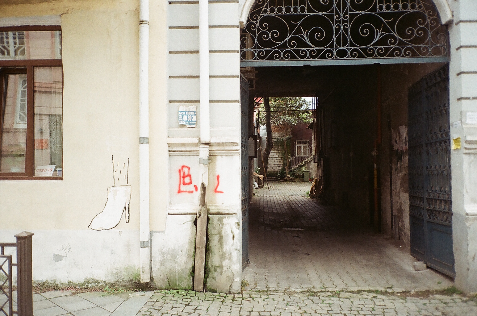 6_00110030-1